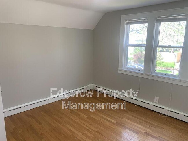 Building Photo - 1320 Quarry Ave NW