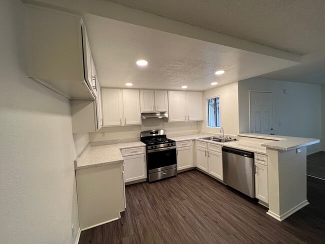 Building Photo - Dove Ridge Apartments