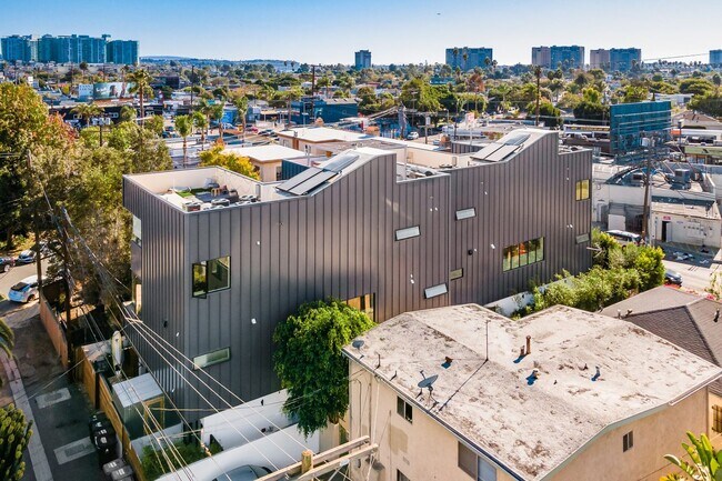 Foto del edificio - 2478 Penmar Ave