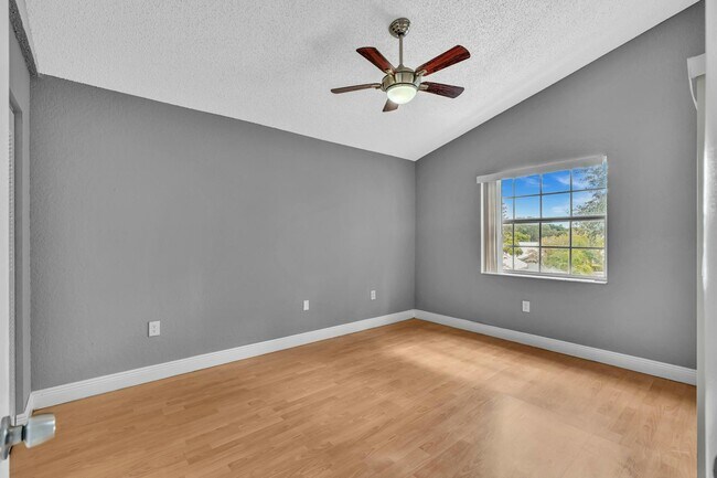 Foto del edificio - 5200 NW 31st Ave