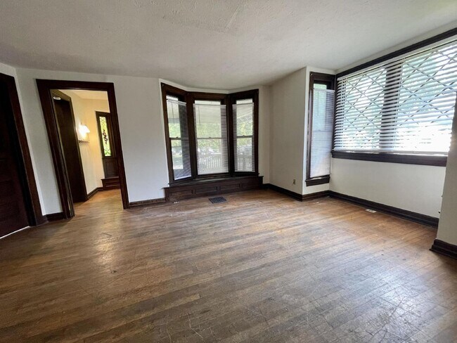 Foto del edificio - 321 N Indiana Ave