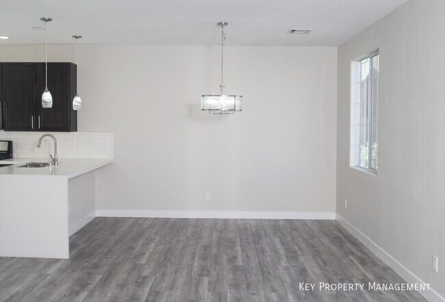 Foto del edificio - 7916 Violet Dawn St