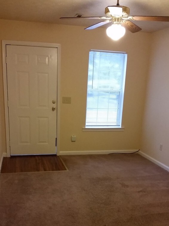 Building Photo - 115 Bennett Cir
