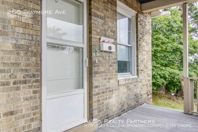 Building Photo - **MOVE-IN SPECIALS!! SEE BELOW!!**