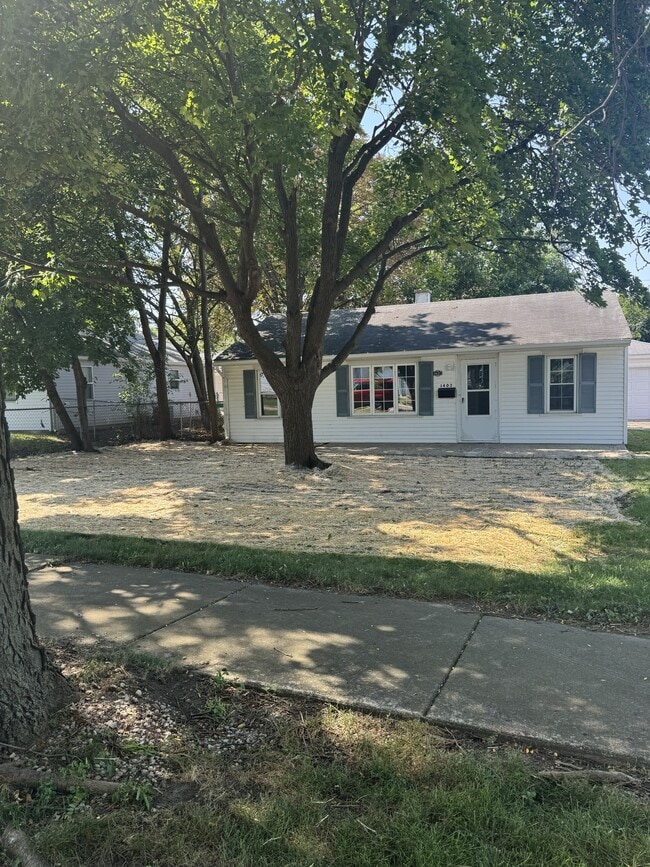 Building Photo - 1403 Hosmer St