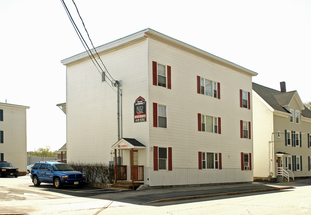 Building Photo - Red Oak Apartments