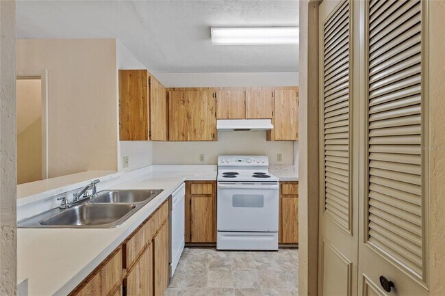 Foto del edificio - 6227 SW 8th Pl