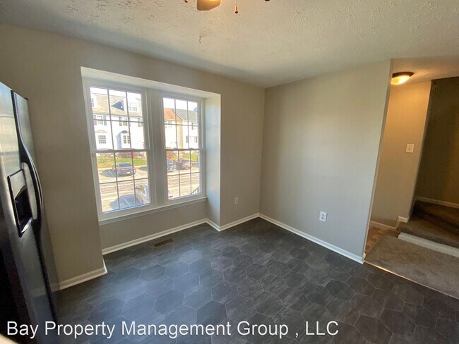 Building Photo - 3 br, 2.5 bath House - 1020 Pirates Ct