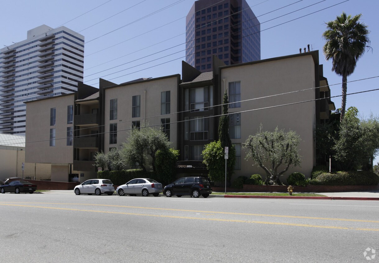 Building Photo - Barrington Kemp Apartments