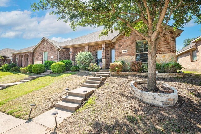 Foto del edificio - 2133 Colby Ln