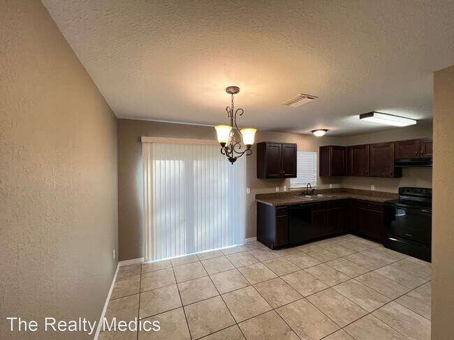 Building Photo - 3 br, 2 bath House - 4204 SE 134th St