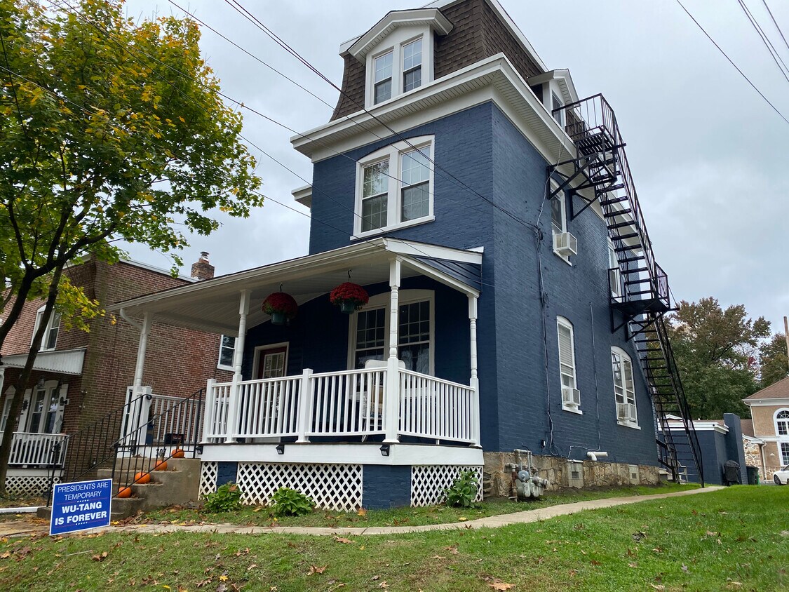 Primary Photo - 307 E Front St
