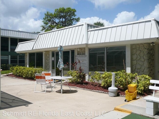 Building Photo - 2 br, 1 bath House - 2302 Sunrise Blvd #3-103