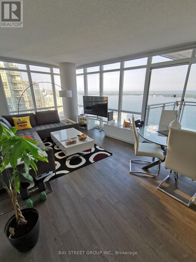 Building Photo - 11 Brunel Ct