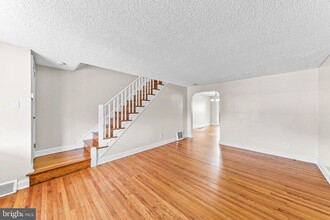 Building Photo - 129 Alverstone Rd