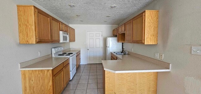 Building Photo - 522 S Abilene Ave