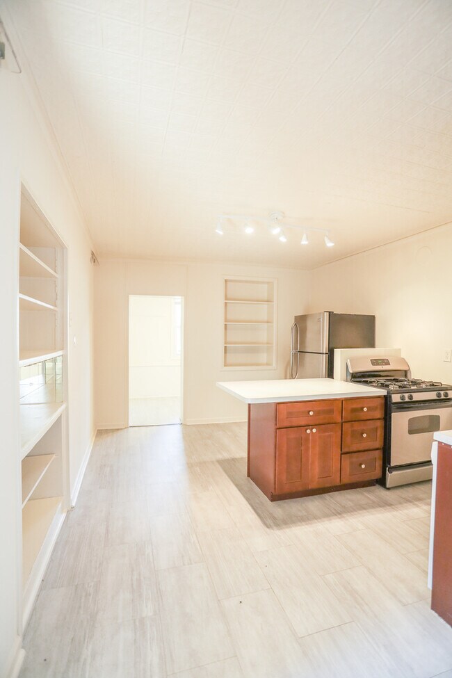 Foto del edificio - 2315 W School St