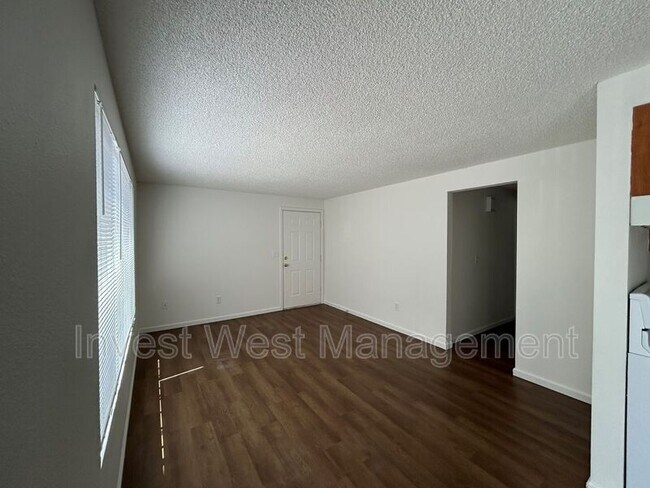 Foto del edificio - 2737 H Street