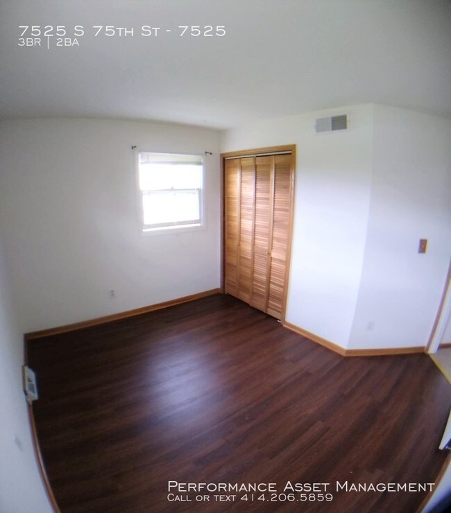 Building Photo - 7525 S 75th St