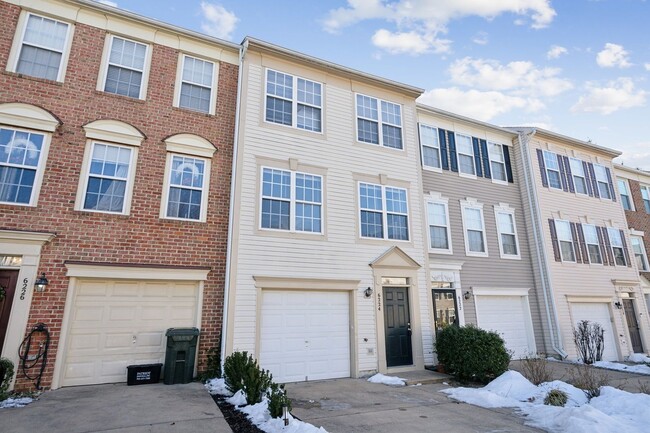 Foto del edificio - Stunning 3 bed 2.5 bath townhome near King...