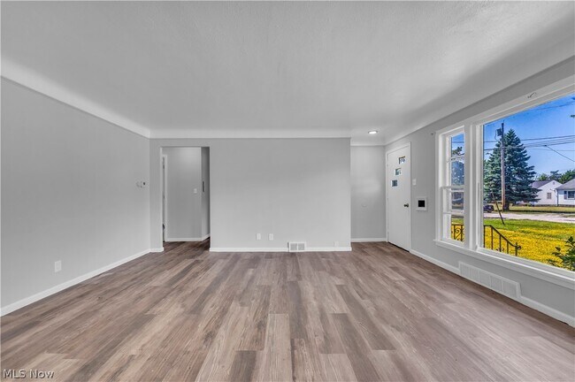 Foto del edificio - 18304 Garden Blvd