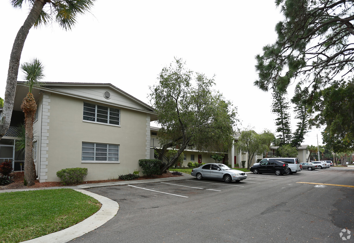 Edgewater Apartments - Apartments in Saint Petersburg, FL | Apartments.com