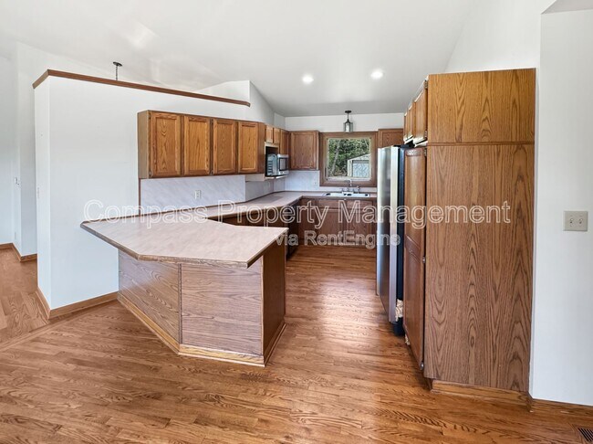 Foto del edificio - 18325 W Spring Lake Rd