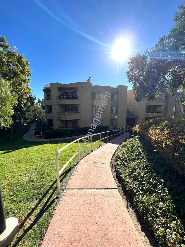 Primary Photo - Large Condo with Parking Near Mission Trails!