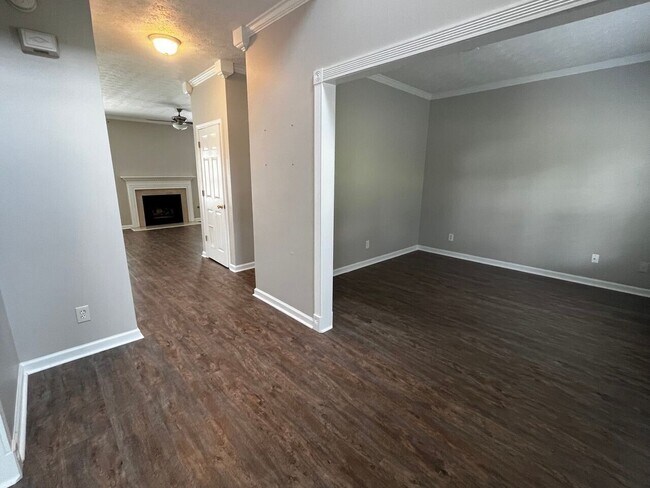 Foto del edificio - 10055 Lauren Hall Ct