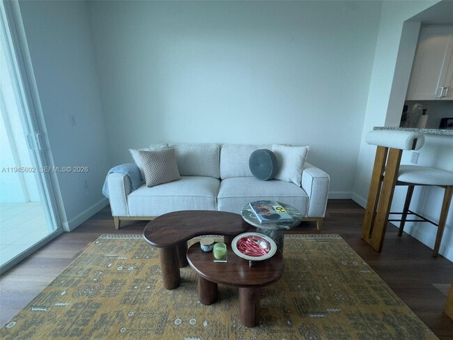 Building Photo - 1723 SW 2nd Ave