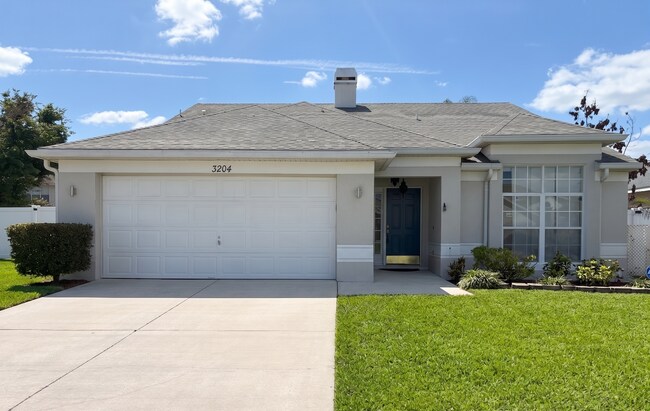 Building Photo - Step Out Your Door & Into The Loop!