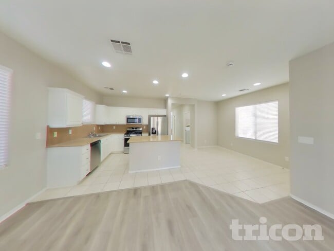 Building Photo - 4432 Santa Clarita Ave