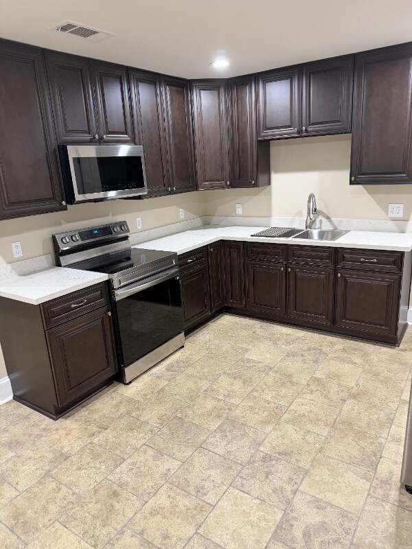 Foto del edificio - 1110 West Dr