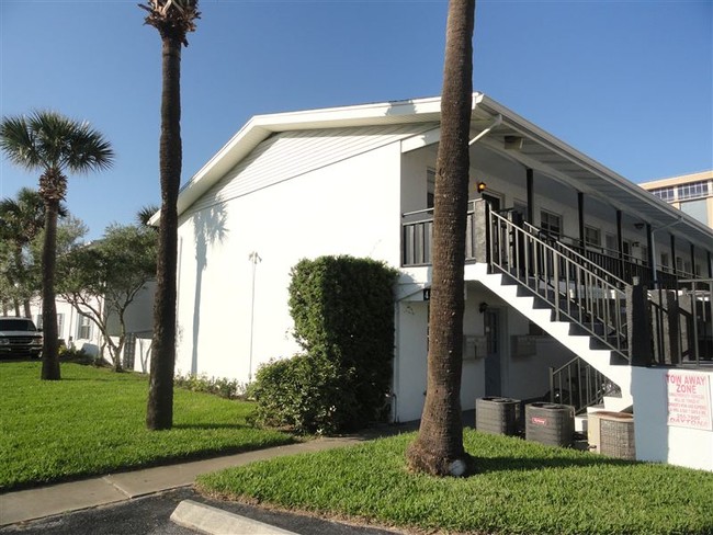 Building Photo - 424 N Grandview Ave
