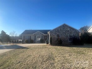 Building Photo - 1444 Farmington Hills Dr