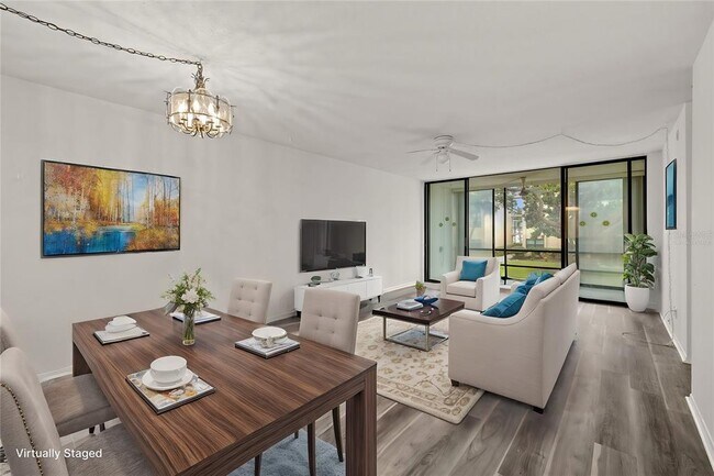 Foto del edificio - 14130 Rosemary Ln