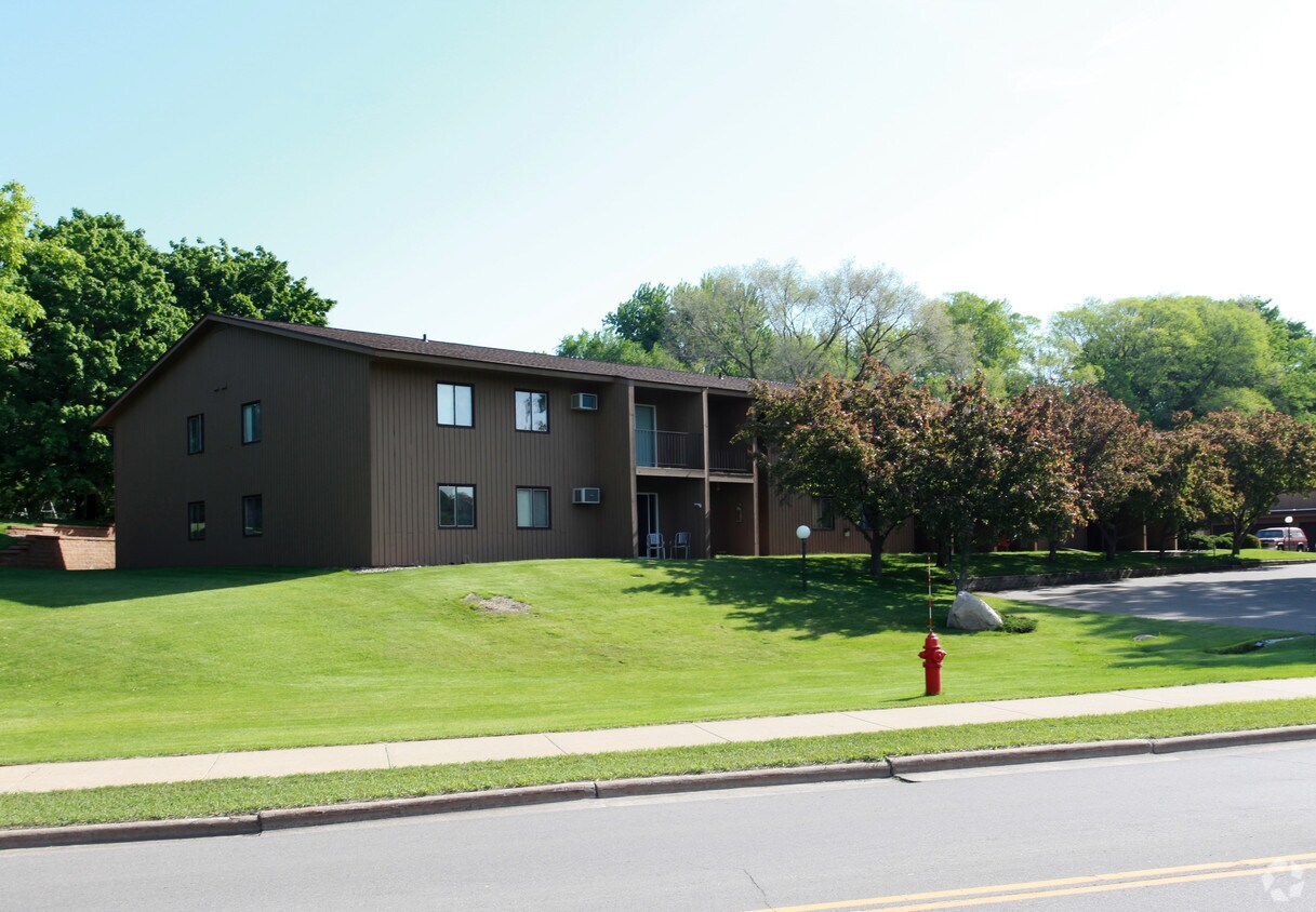 Primary Photo - 905 Coulee Rd