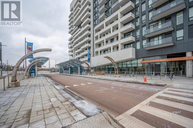 Building Photo - 10 Rouge Valley Dr W