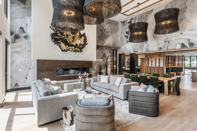 Building Photo - Sylo