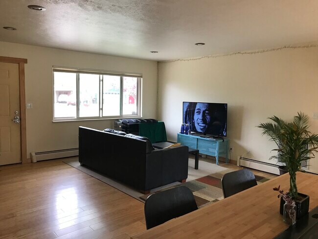 Foto del edificio - 4437 Clipper Ct