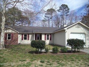 Building Photo - 2208 Timberbrook Ln
