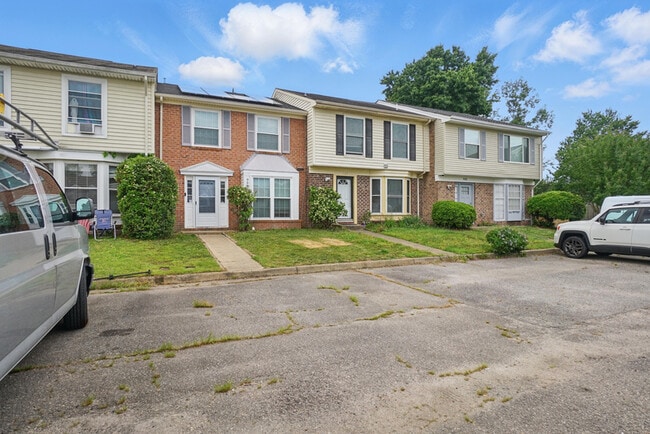 Building Photo - 909 Westwind Pl