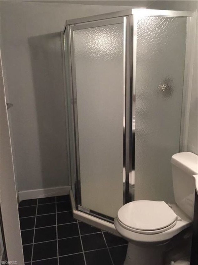 Foto del edificio - 3rd Floor Large 1BD in Cleveland Hts!