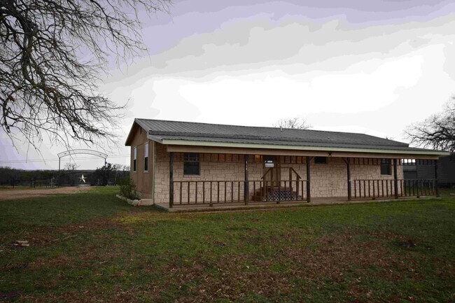 Building Photo - 3 bedroom, 2 bathroom home situated on a full acre in Gatesville with additional storage!