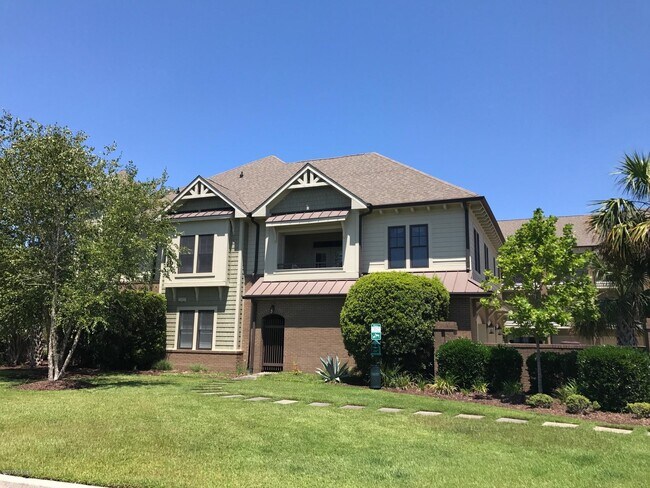 Foto del edificio - 6813 Mayfaire Club Dr