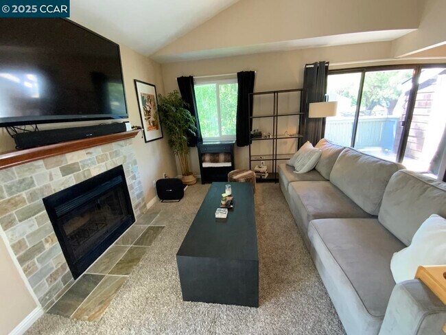 Foto del edificio - 205 Compton Cir