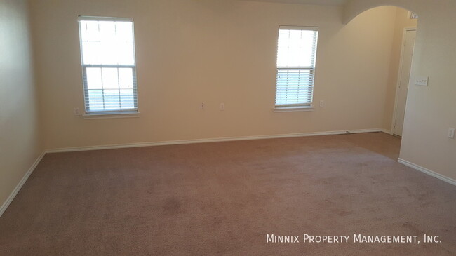 Foto del edificio - 9910 Weatherford Ave