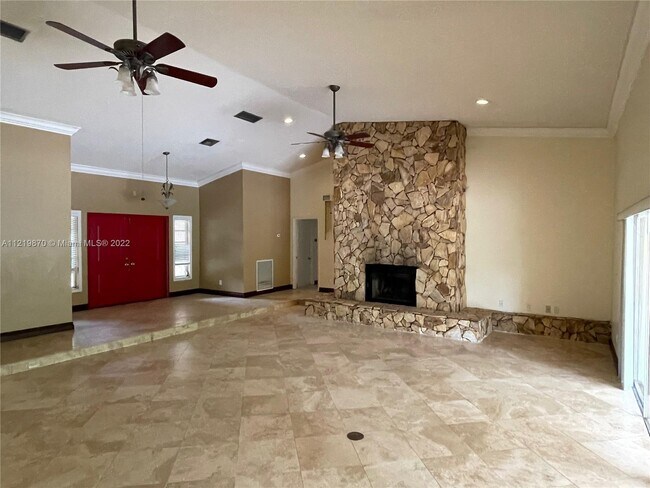 Foto del edificio - 5811 SW 164th Terrace