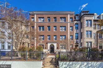 Building Photo - 1321 Fairmont St NW