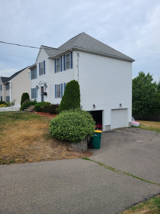Building Photo - 162 Neponset St